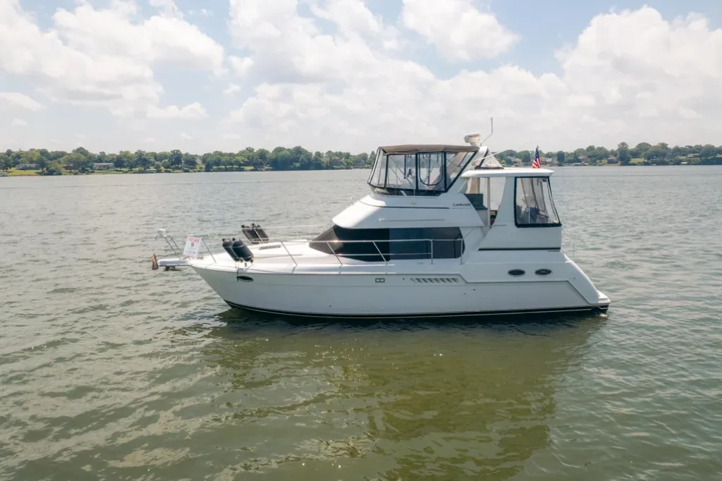 Luxury Yachts for Sale-2002-carver-356-aft-cabin-motor-yacht-power-9471376-20240717113146571-1_XLARGE.webp