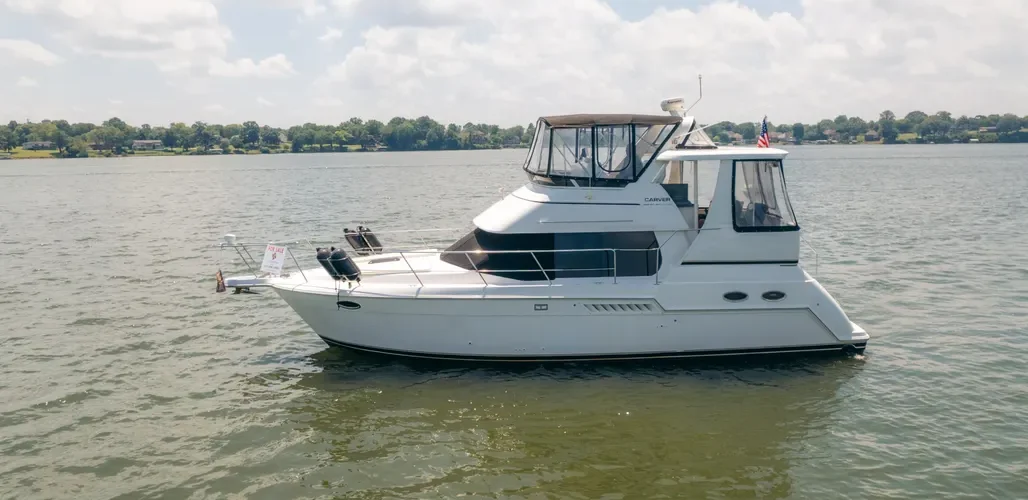 Luxury Yachts for Sale-2002-carver-356-aft-cabin-motor-yacht-power-9471376-20240717113146571-1_XLARGE.webp